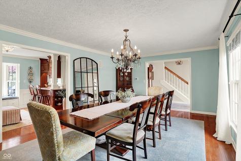 915 Williamsburg Lane Zionsville IN 46077