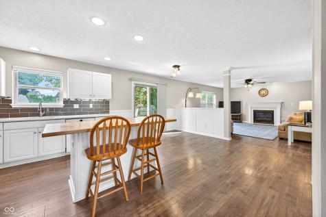 12555 Geist Cove Drive Indianapolis IN 46236