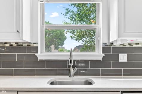 12555 Geist Cove Drive Indianapolis IN 46236