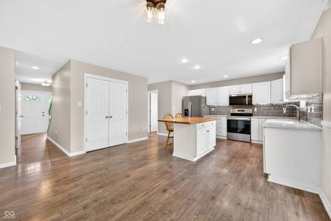 12555 Geist Cove Drive Indianapolis IN 46236