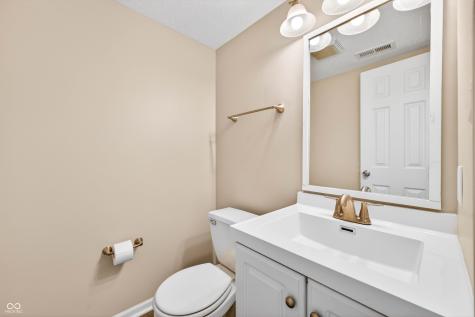 12555 Geist Cove Drive Indianapolis IN 46236