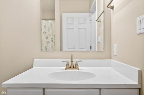 12555 Geist Cove Drive Indianapolis IN 46236