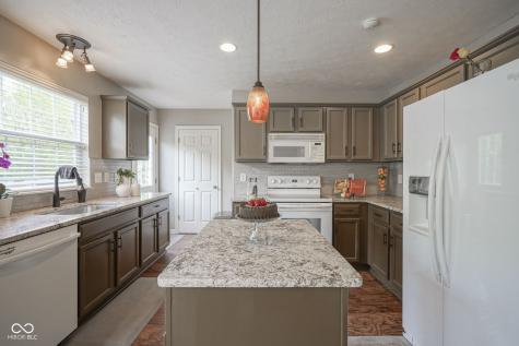 6270 Lancaster Place Zionsville IN 46077