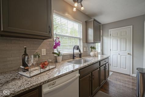 6270 Lancaster Place Zionsville IN 46077