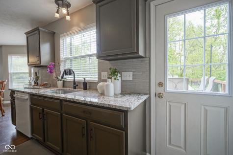 6270 Lancaster Place Zionsville IN 46077