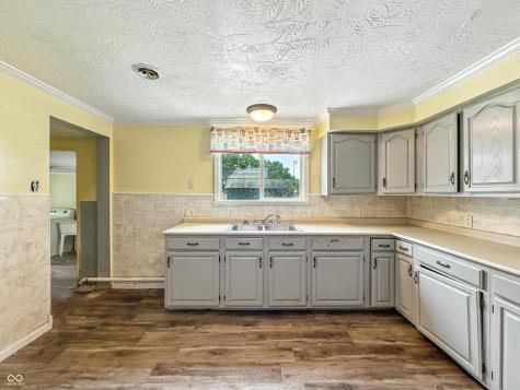 212 W Polk Street Alexandria IN 46001