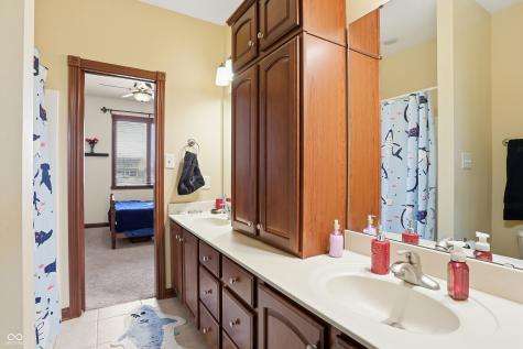 6230 Sampson Court Indianapolis IN 46237