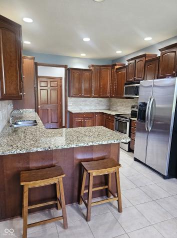 6230 Sampson Court Indianapolis IN 46237