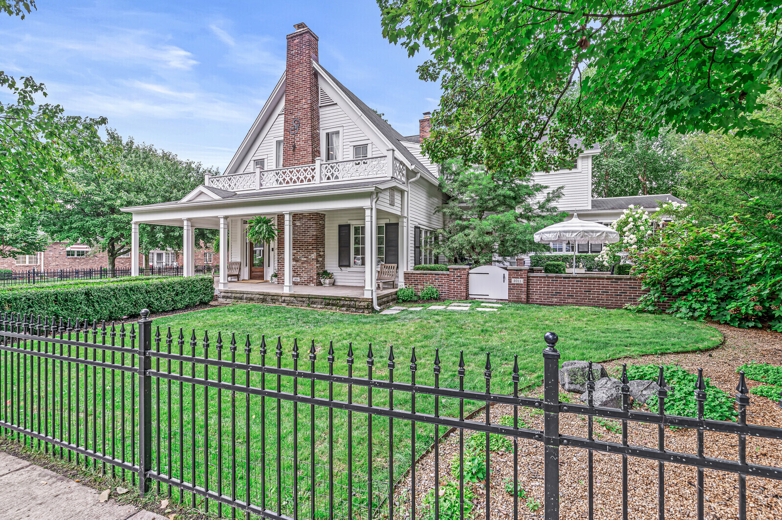 425 W Cedar Street Zionsville IN 46077