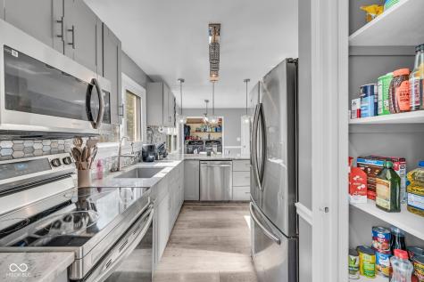 1039 Ridgeview Court Avon IN 46123