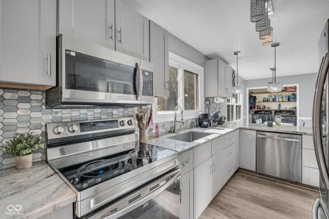 1039 Ridgeview Court Avon IN 46123