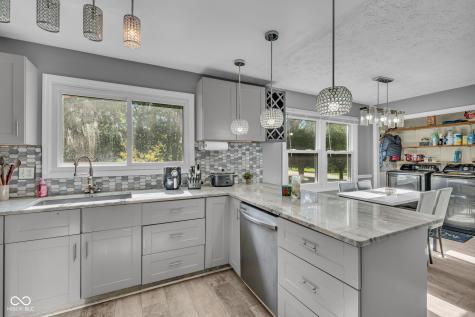 1039 Ridgeview Court Avon IN 46123