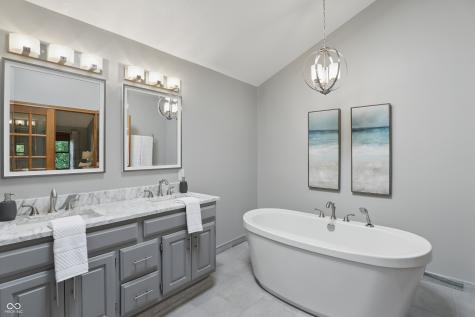 10418 Forest Creek Drive Indianapolis IN 46239