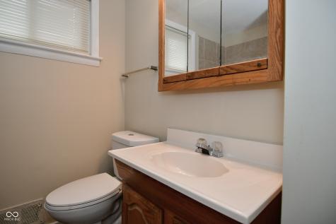 6160 E 43rd Place Indianapolis IN 46226