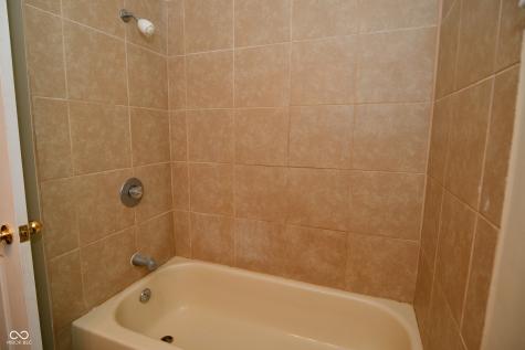 6160 E 43rd Place Indianapolis IN 46226
