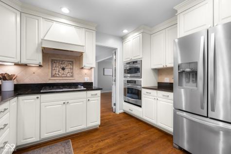 3648 Deerfield Place Columbus IN 47203