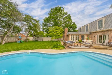 3648 Deerfield Place Columbus IN 47203