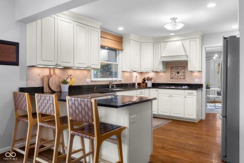 3648 Deerfield Place Columbus IN 47203