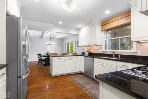 3648 Deerfield Place Columbus IN 47203