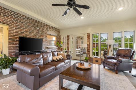 3648 Deerfield Place Columbus IN 47203