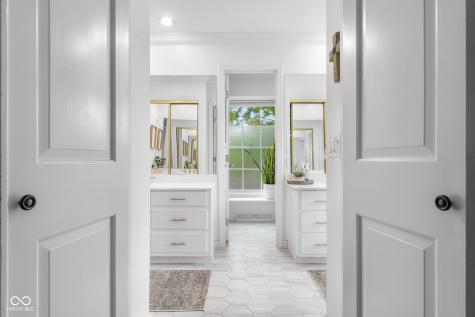 3648 Deerfield Place Columbus IN 47203