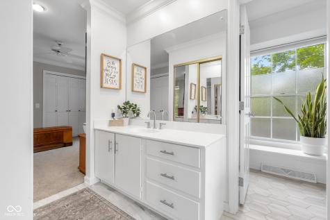 3648 Deerfield Place Columbus IN 47203