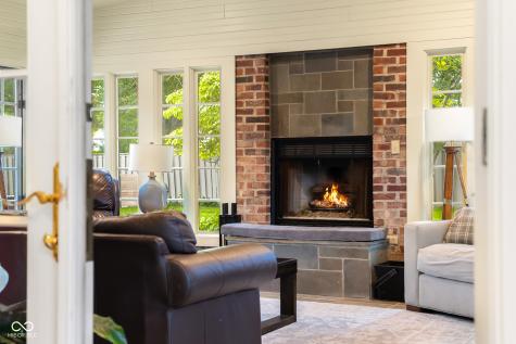 3648 Deerfield Place Columbus IN 47203