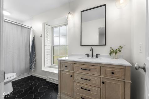 3648 Deerfield Place Columbus IN 47203