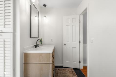 3648 Deerfield Place Columbus IN 47203