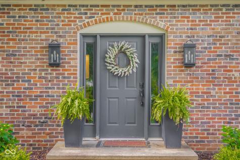 3648 Deerfield Place Columbus IN 47203