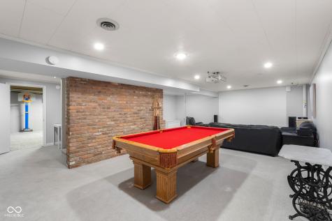 3648 Deerfield Place Columbus IN 47203
