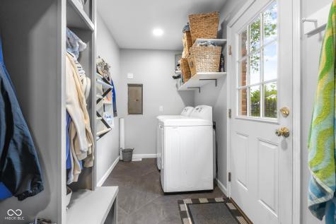 3648 Deerfield Place Columbus IN 47203