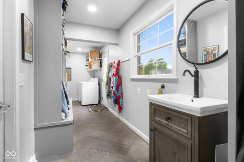 3648 Deerfield Place Columbus IN 47203