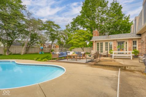3648 Deerfield Place Columbus IN 47203