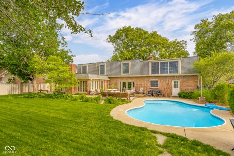 3648 Deerfield Place Columbus IN 47203