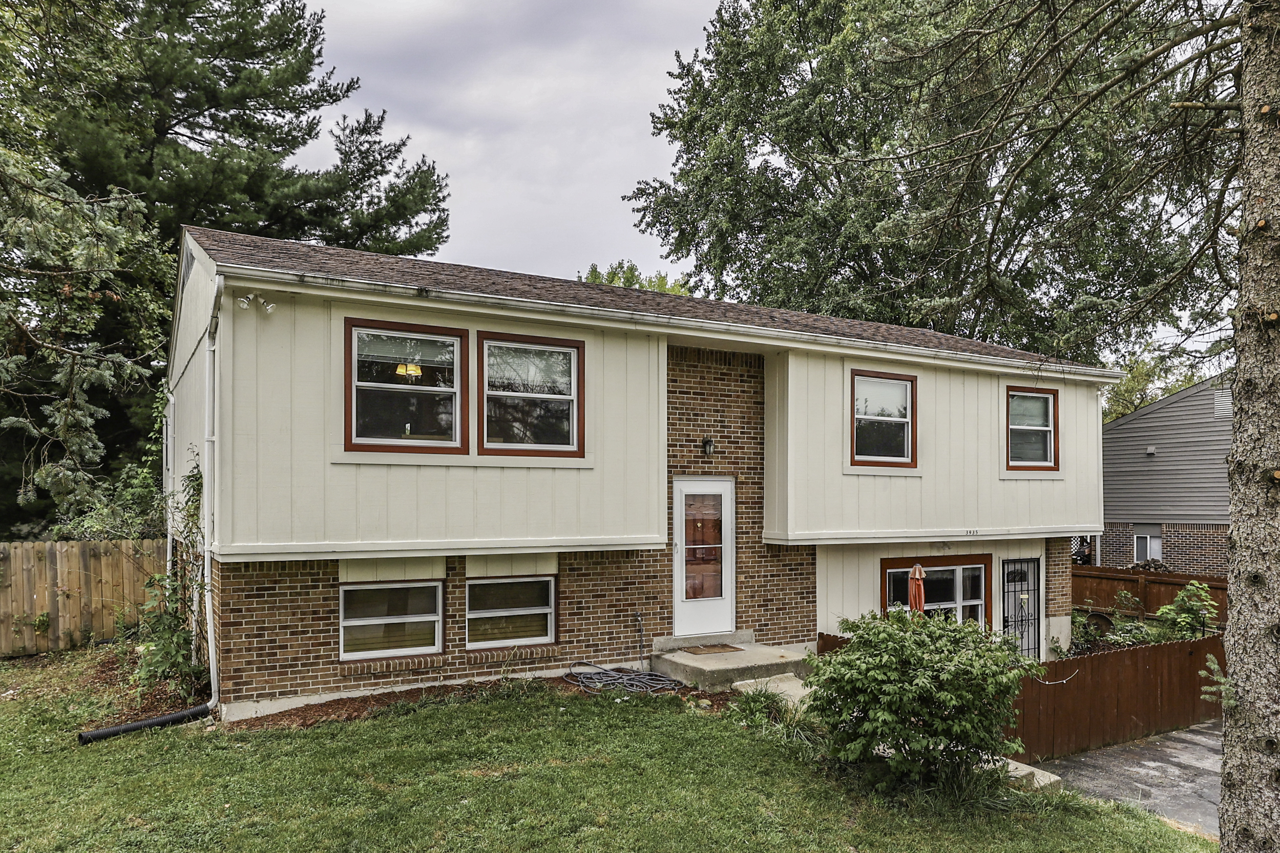 3935 Mistletoe Drive Indianapolis IN 46237