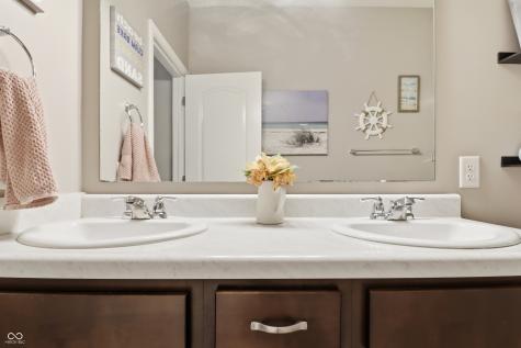 2332 Longleaf Lane Greenfield IN 46140