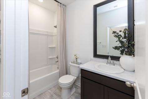1484 Littleleaf Drive Sheridan IN 46069