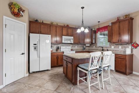 6902 Ashland Pointe Drive Indianapolis IN 46237