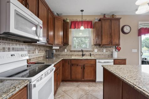 6902 Ashland Pointe Drive Indianapolis IN 46237