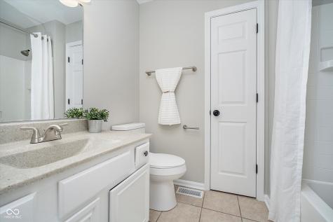 11138 Baywood Lane Indianapolis IN 46236