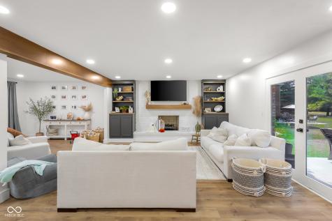 882 Box Turtle Court Columbus IN 47201