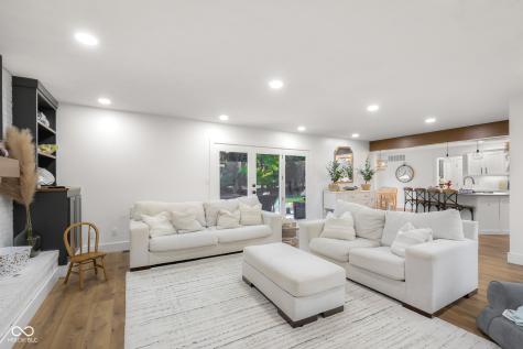 882 Box Turtle Court Columbus IN 47201