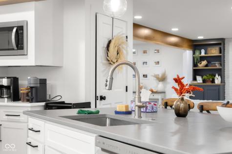 882 Box Turtle Court Columbus IN 47201