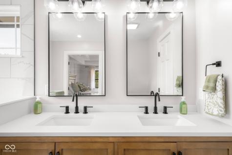 882 Box Turtle Court Columbus IN 47201