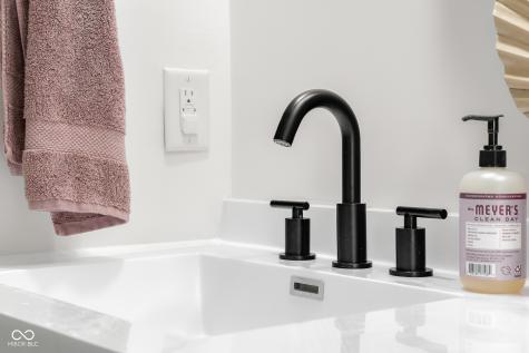 882 Box Turtle Court Columbus IN 47201