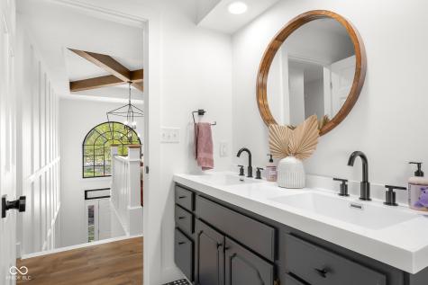 882 Box Turtle Court Columbus IN 47201