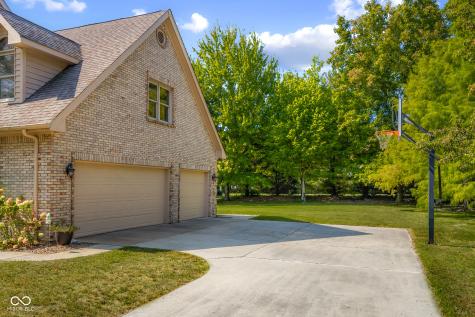 882 Box Turtle Court Columbus IN 47201
