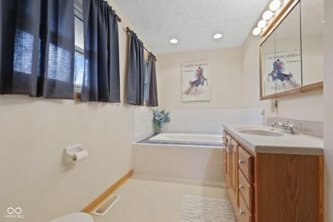 9045 E 86th Street Indianapolis IN 46256