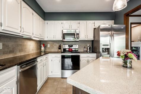 12222 Castle Court Carmel IN 46033
